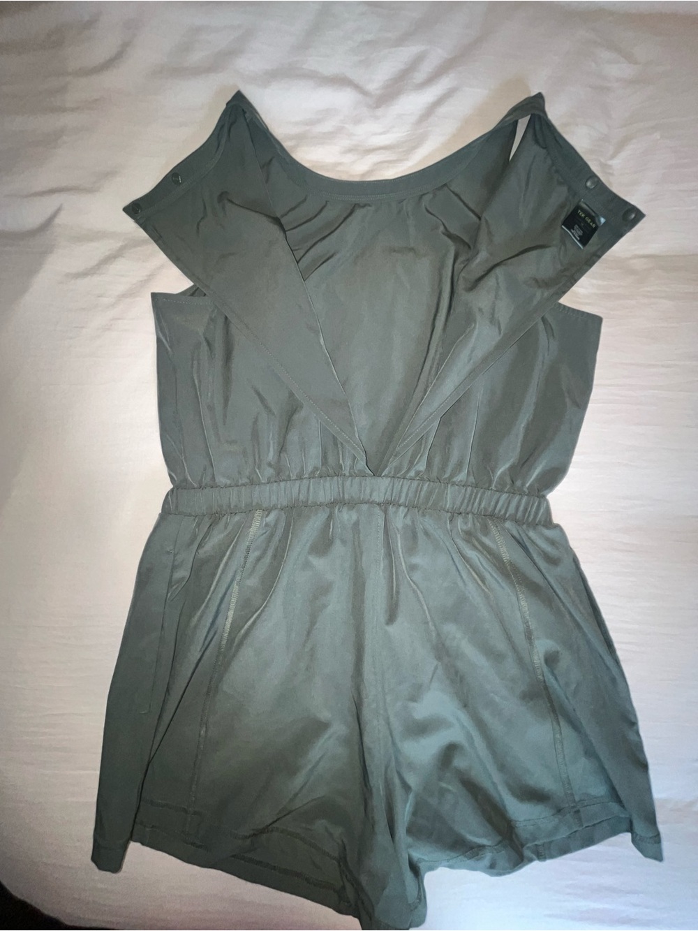 2 piece Bundle Tek Gear Sleeveless Rompers in Black & Green Women’s Size Medium - Picture 5 of 16